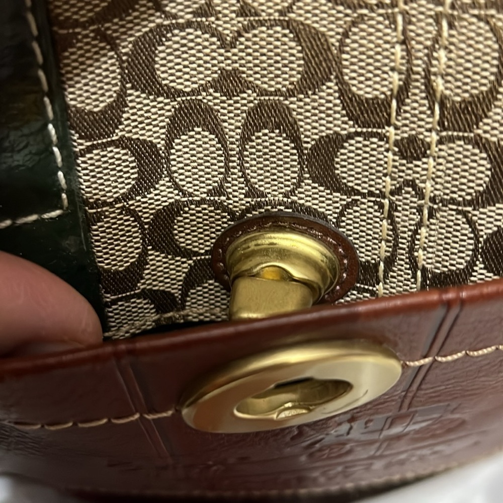 Coach Leather Shoulder Bag with Patchwork Design vintage in great condition - Picture 13 of 15
